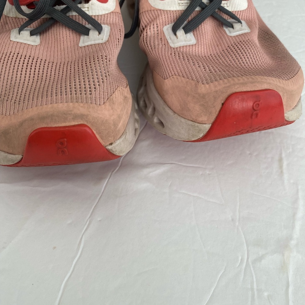 On Running Athletic Shoes in Red and Gray - Picture 6 of 12
